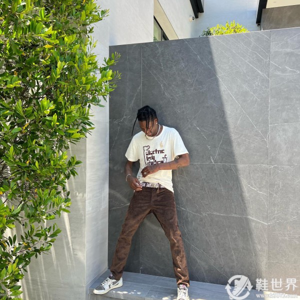 Travis Scott,AJ1,倒鉤,Air Jordan TS 瘋狂營(yíng)業(yè)！「倒鉤 3.0」AJ1 很快就要發(fā)售了！