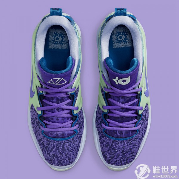 Nike,KD 15,DC1975-500 不只有倒鉤！全新 KD15 簡(jiǎn)直就是致敬科比「小丑配色」！