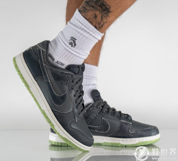 Nike,Dunk Low,Iron Grey,DQ7681 幻影雙鉤有點帥！這雙極致做舊的 Dunk 你給幾分？